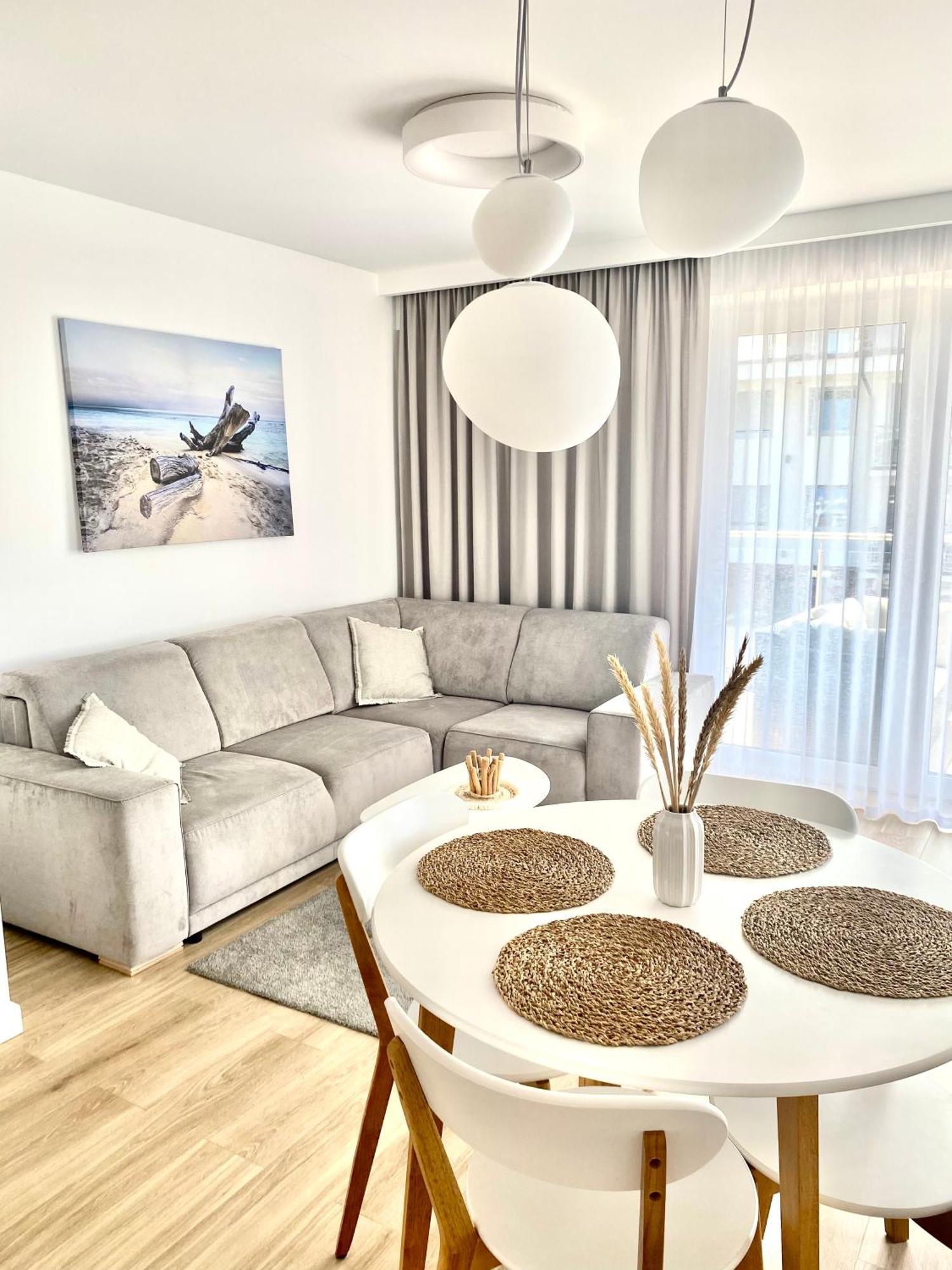 Apartament NADMORSKI z Basenem Klifowa Rewal Zewnętrze zdjęcie